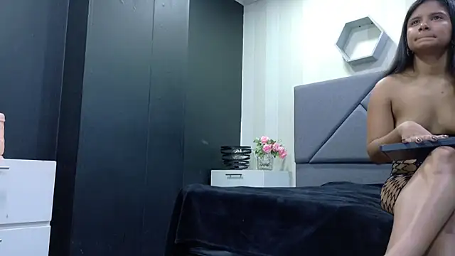 Snapshot of AliceHowell chatting on June 1, 1:57 pm AliceHowell online show from June 1, 1:57 pm