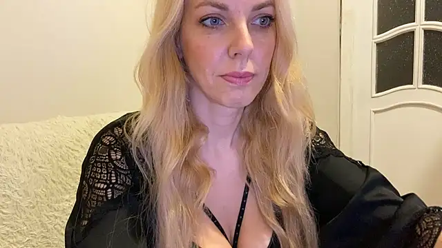 Snapshot of Allmaybe chatting on May 26, 6:26 pm Allmaybe online show from May 26, 6:26 pm