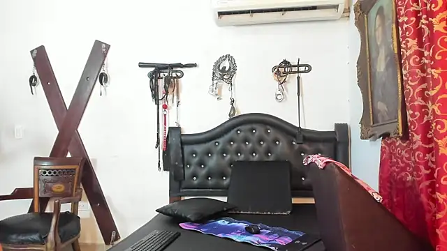 Snapshot of MartinaXBob chatting on May 29, 2:31 am MartinaXBob online show from May 29, 2:31 am