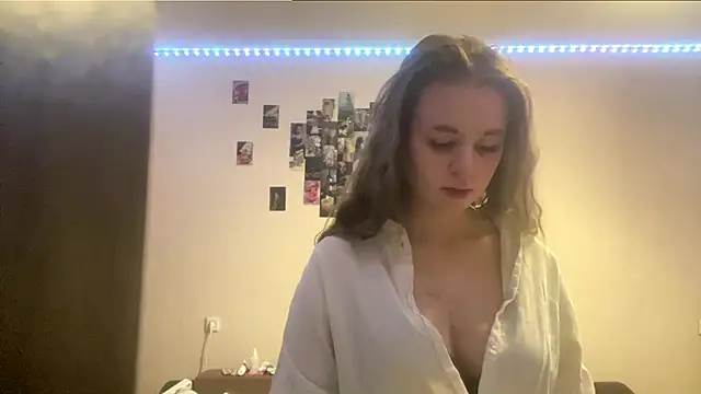 KrystalCarabine online show from May 27, 6:54 am