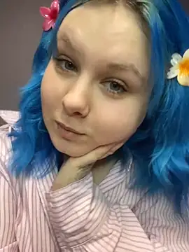 Snapshot of Stefani_Art chatting on June 15, 10:12 pm Stefani Art online show from June 15, 10:12 pm