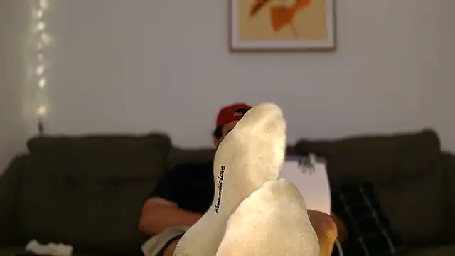ChubbyGayBigFeet online show from May 27, 1:52 pm