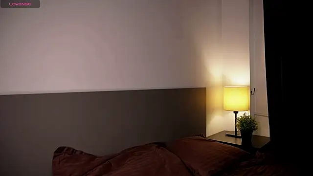 jasminee rosee  online show from July 28, 5:03 am