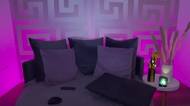 Mina Babe online show from March 2, 9:10 am