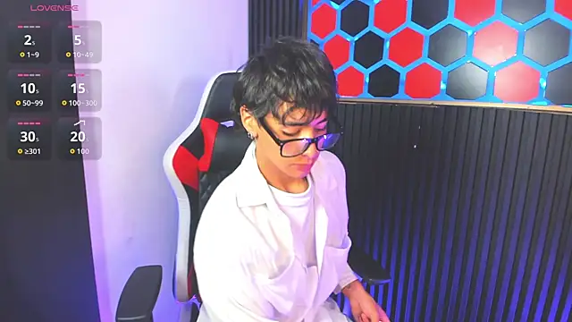 Snapshot of SantyFoxxs chatting on June 20, 4:15 am SantyFoxxs online show from June 20, 4:15 am