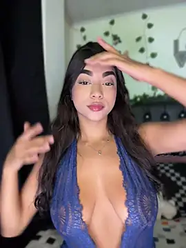 BellaRicciX X online show from May 25, 8:04 pm