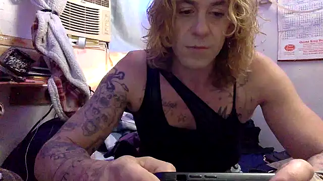 Snapshot of VanillaSnowcones chatting on June 7, 9:46 am VanillaSnowcones online show from June 7, 9:46 am