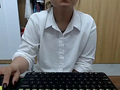 Maia 9999 online show from July 16, 2:06 am