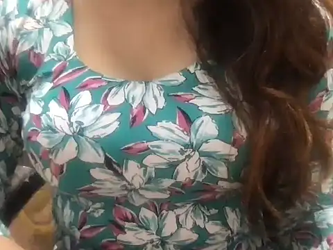 Snapshot of Avneet_ chatting on June 15, 5:53 am Avneet online show from June 15, 5:53 am
