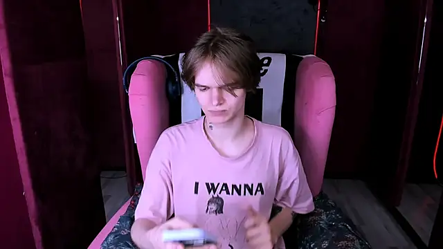 Stephen Holt online show from June 2, 10:23 pm