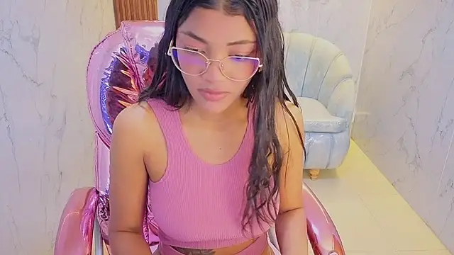 valentina gomez s online show from May 26, 12:45 pm