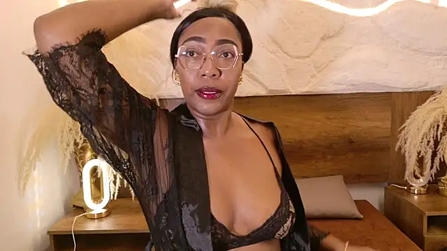 Ivonne roxxx online show from May 28, 4:15 pm