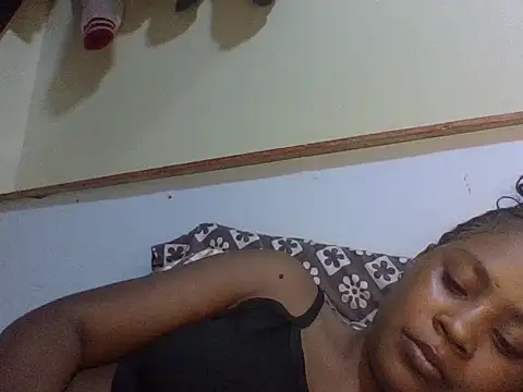 Prettydoll2 online show from May 28, 8:28 pm