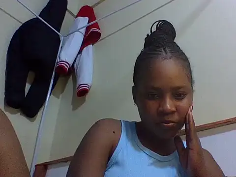 Prettydoll2 online show from May 31, 5:42 pm