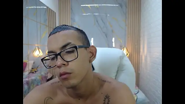 maximiliano hotdevil online show from May 27, 8:22 am