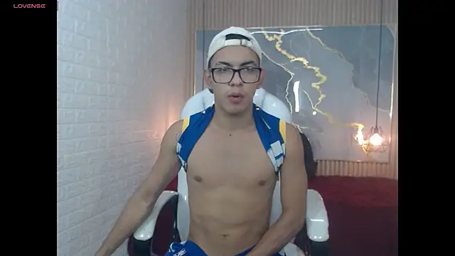 maximiliano hotdevil online show from May 27, 9:12 pm
