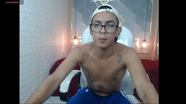 maximiliano hotdevil online show from May 28, 8:06 pm