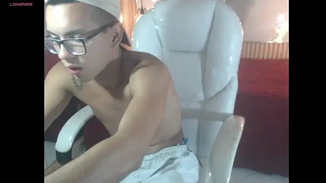 maximiliano hotdevil online show from May 31, 2:09 am
