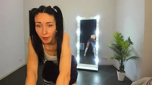 BouncySweety online show from March 4, 8:24 am