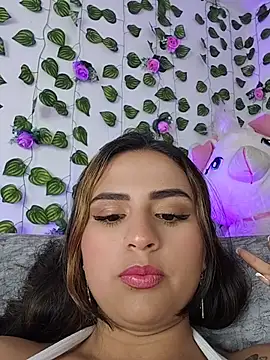 CarolinaGiraldo90 online show from June 12, 1:37 am