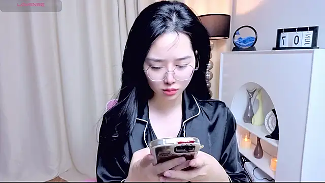 Snapshot of miuu6868 chatting on June 8, 2:12 am miuu6868 online show from June 8, 2:12 am