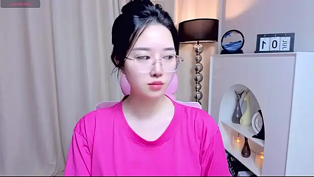 Snapshot of miuu6868 chatting on July 1, 2:13 am miuu6868 online show from July 1, 2:13 am