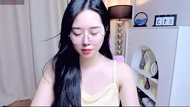 Snapshot of miuu6868 chatting on July 14, 2:27 am miuu6868 online show from July 14, 2:27 am