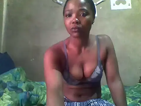 Snapshot of mommysmiley1234 chatting on May 28, 9:39 am mommysmiley1234 online show from May 28, 9:39 am