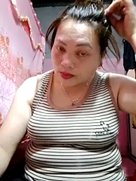 Snapshot of Qie_qir chatting on May 25, 4:51 am Qie qir online show from May 25, 4:51 am