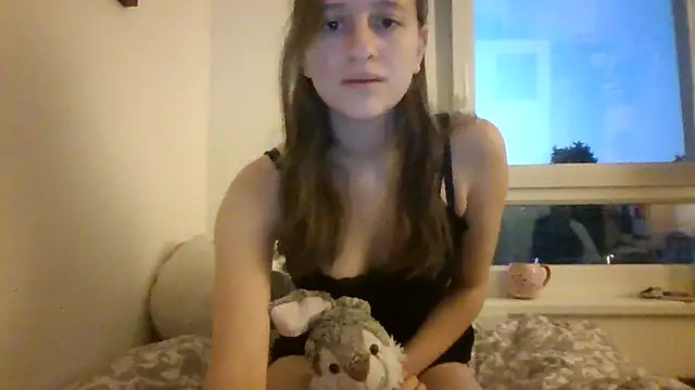 Snapshot of SoftieSophie chatting on May 26, 3:02 am SoftieSophie online show from May 26, 3:02 am