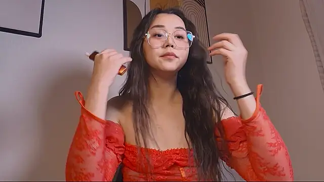 louisa kim online show from May 27, 7:11 pm