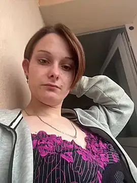 Quenn667 online show from June 12, 6:18 pm