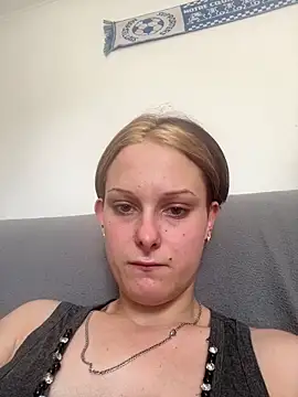 Quenn667 online show from June 19, 2:32 pm