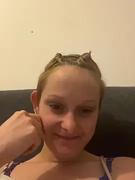 Quenn667 online show from July 15, 10:15 pm