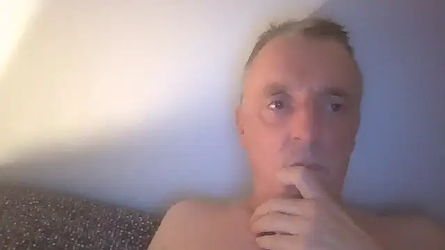 coucou9423 online show from May 31, 2:09 am