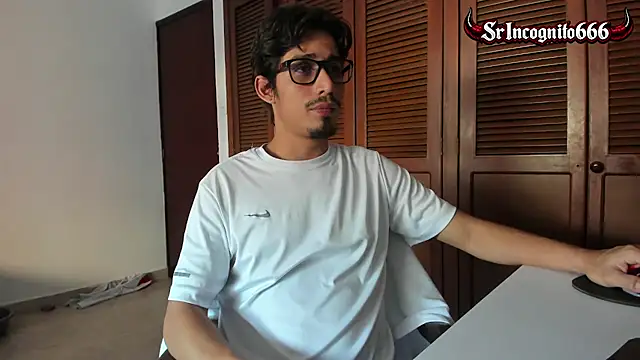 Snapshot of SrIncognito666 chatting on July 3, 11:38 am SrIncognito666 online show from July 3, 11:38 am