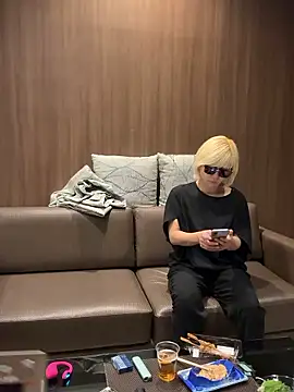 Snapshot of Sizuka_and_Nobita chatting on July 17, 12:56 pm Sizuka and Nobita online show from July 17, 12:56 pm