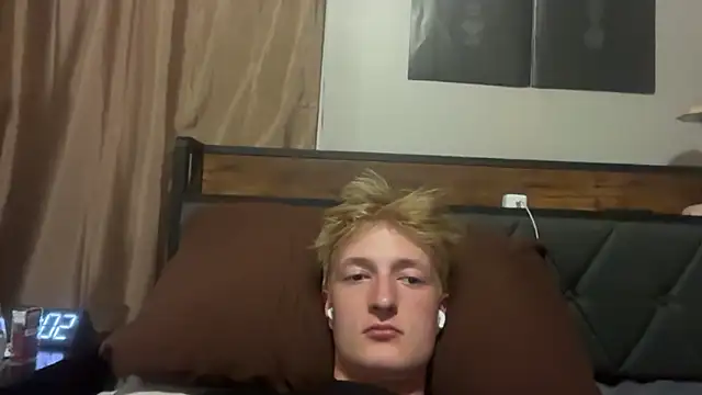 CamBos07 online show from June 13, 4:32 am