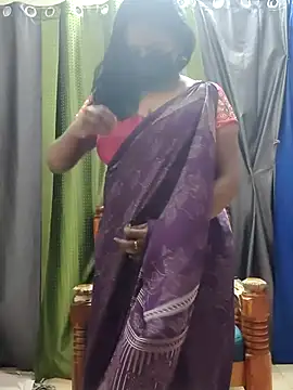 Snapshot of Meera_mia chatting on June 28, 8:04 pm Meera mia online show from June 28, 8:04 pm