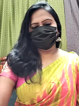 Snapshot of Meera_mia chatting on July 11, 7:27 pm Meera mia online show from July 11, 7:27 pm