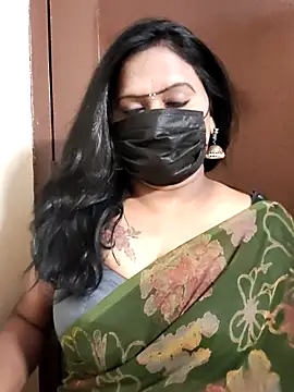 Snapshot of Meera_mia chatting on July 15, 6:35 pm Meera mia online show from July 15, 6:35 pm