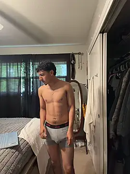 Snapshot of latino_switch chatting on May 29, 12:52 am latino switch online show from May 29, 12:52 am