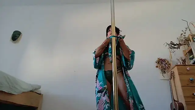 PriscillaPole online show from July 22, 8:06 am