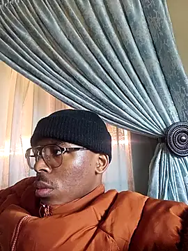 Snapshot of MbeshePTA chatting on July 6, 10:45 am MbeshePTA online show from July 6, 10:45 am