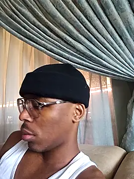 Snapshot of MbeshePTA chatting on July 9, 11:14 am MbeshePTA online show from July 9, 11:14 am