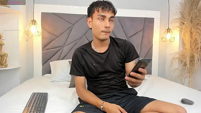 LiamBlake  online show from May 28, 5:49 am