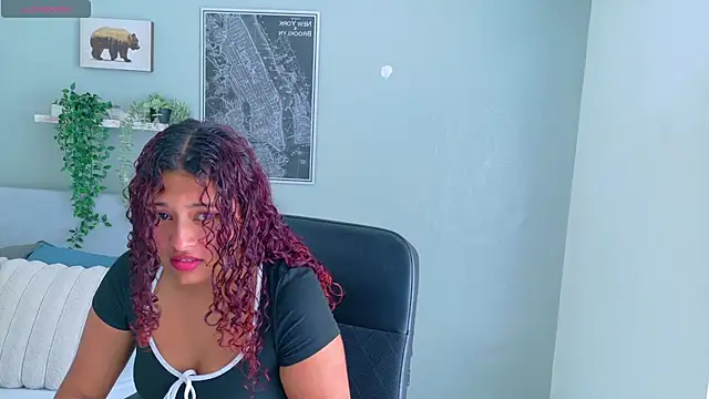 AmeliaLaurent  online show from July 10, 6:10 pm