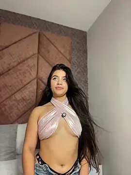Snapshot of Amel_Rosse chatting on June 7, 2:32 pm Amel Rosse online show from June 7, 2:32 pm