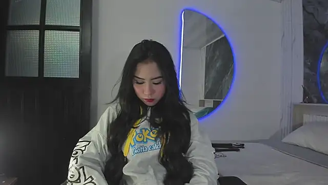 Snapshot of Kitty-Alice chatting on May 31, 3:26 am Kitty-Alice online show from May 31, 3:26 am