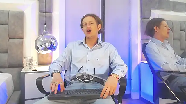 Snapshot of AnthonyStone_ chatting on May 30, 7:00 pm AnthonyStone online show from May 30, 7:00 pm